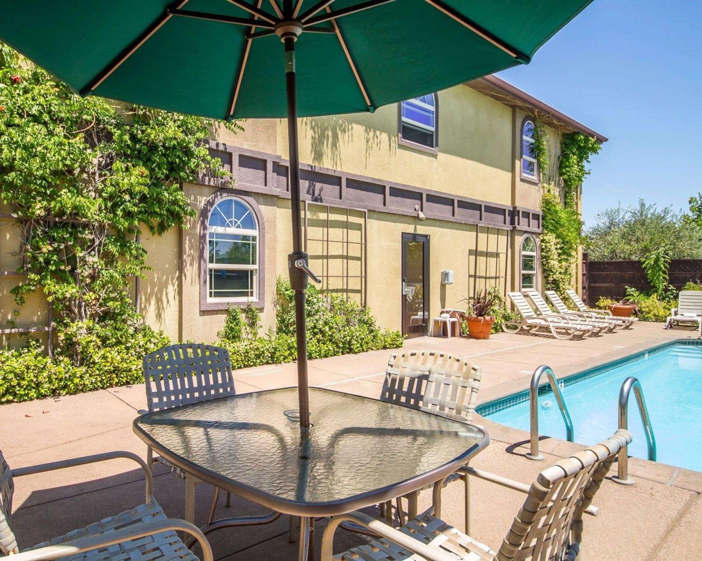 Comfort Inn & Suites Ukiah Mendocino County Buitenkant foto