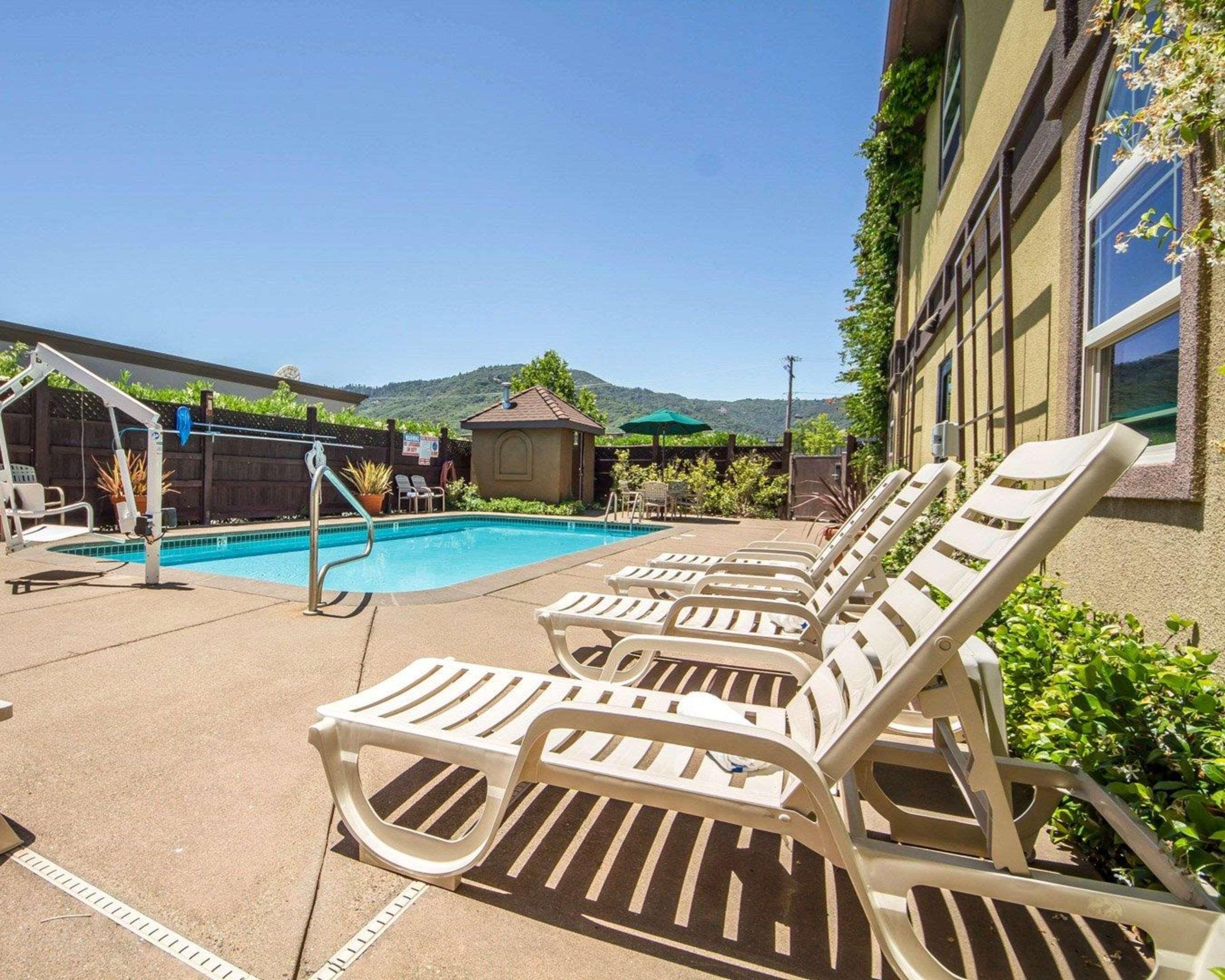 Comfort Inn & Suites Ukiah Mendocino County Buitenkant foto